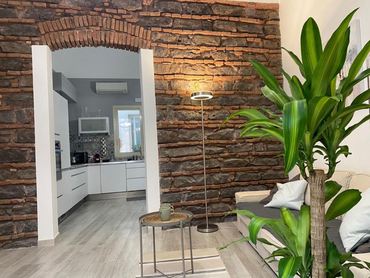 Apartment Alfonzetti-5 Min Walk To Central Train And Bus Station Catania Exteriör bild